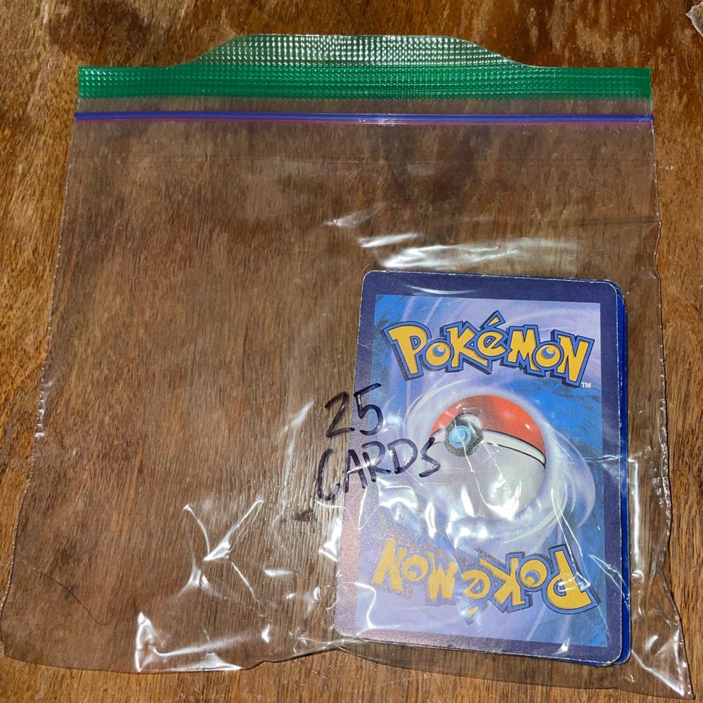 Mystery Pack of POKÉMON cards 25 cards